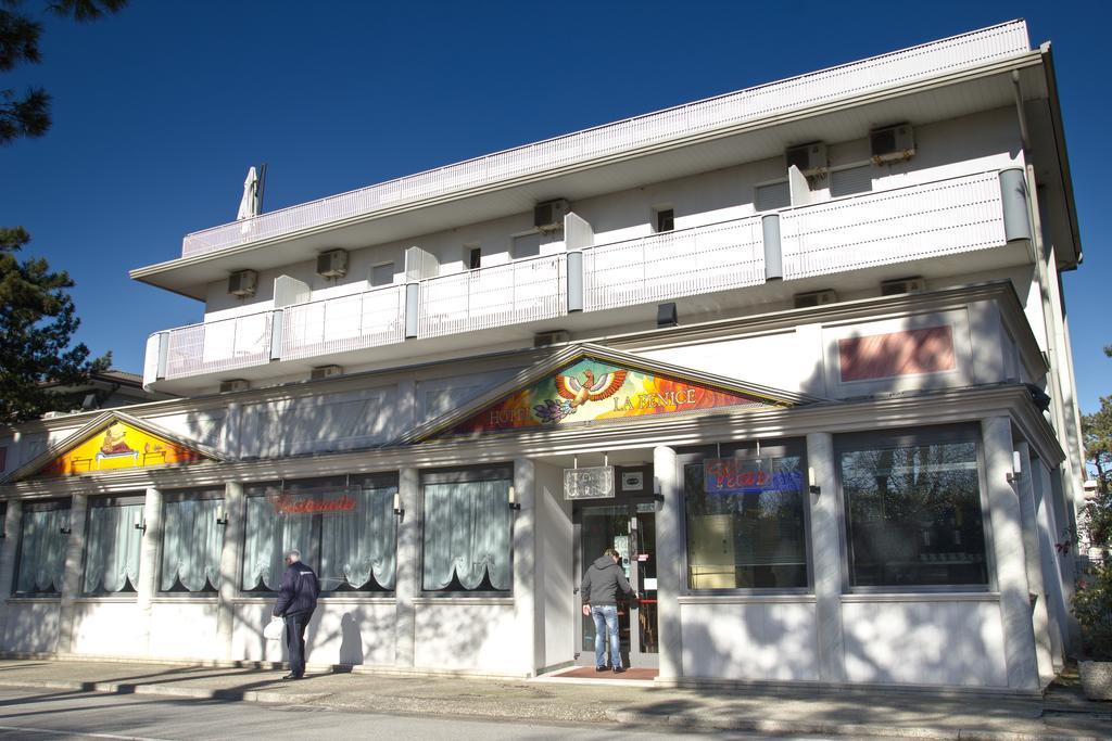 Hotel La Fenice Lignano Sabbiadoro Ngoại thất bức ảnh