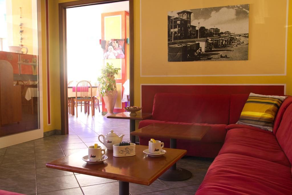 Hotel La Fenice Lignano Sabbiadoro Ngoại thất bức ảnh