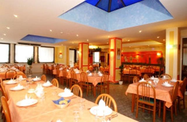 Hotel La Fenice Lignano Sabbiadoro Ngoại thất bức ảnh