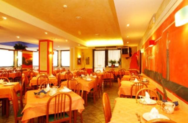 Hotel La Fenice Lignano Sabbiadoro Ngoại thất bức ảnh