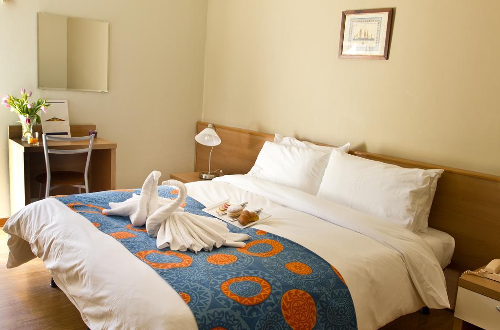 Hotel La Fenice Lignano Sabbiadoro Phòng bức ảnh