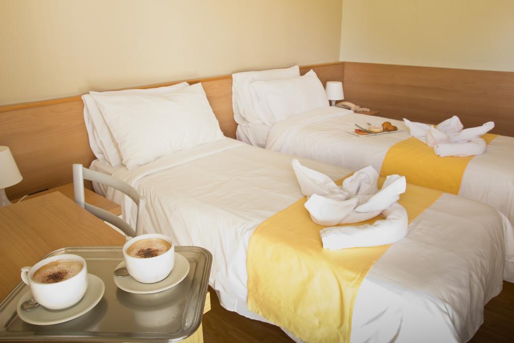 Hotel La Fenice Lignano Sabbiadoro Phòng bức ảnh