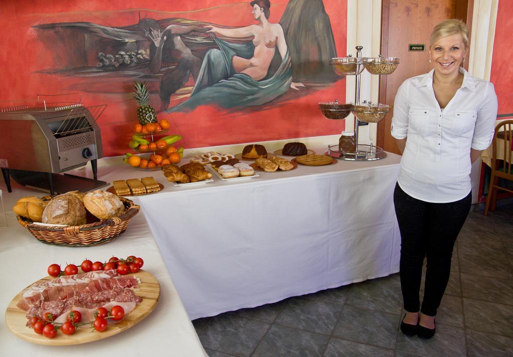 Hotel La Fenice Lignano Sabbiadoro Ngoại thất bức ảnh