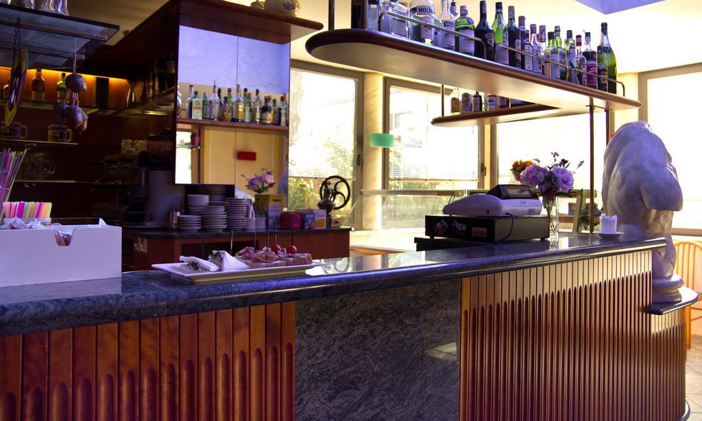 Hotel La Fenice Lignano Sabbiadoro Ngoại thất bức ảnh
