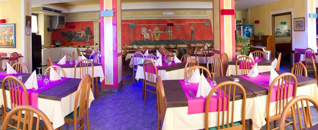 Hotel La Fenice Lignano Sabbiadoro Ngoại thất bức ảnh