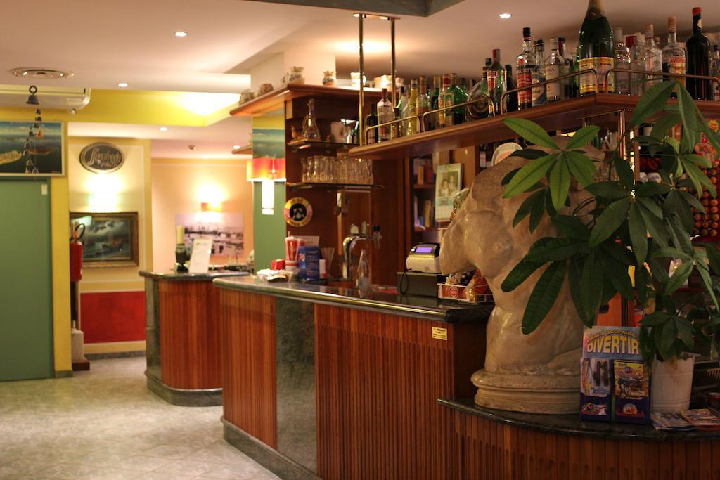 Hotel La Fenice Lignano Sabbiadoro Ngoại thất bức ảnh